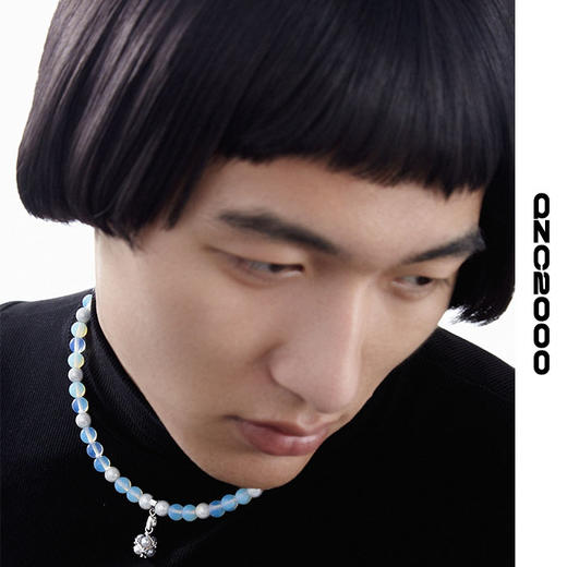 QZC2000 Y2K透明渐变蓝拼接反光梦幻珍珠几何体吊坠串珠男女同款 商品图2