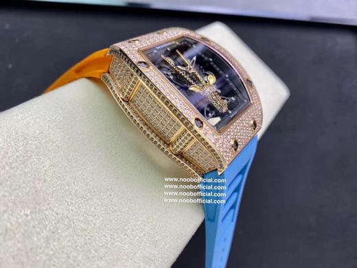 理查徳米勒 Richard Mille 满天星系列 新山羊座 镶满钻壳身 搭载原装进口机械机芯更突显了这块腕表的运动风格 商品图1