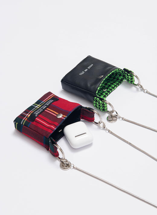 HIDDENNOTES l 2021新款复古小众红格子迷你耳机包斜挎链条造型包 商品图1