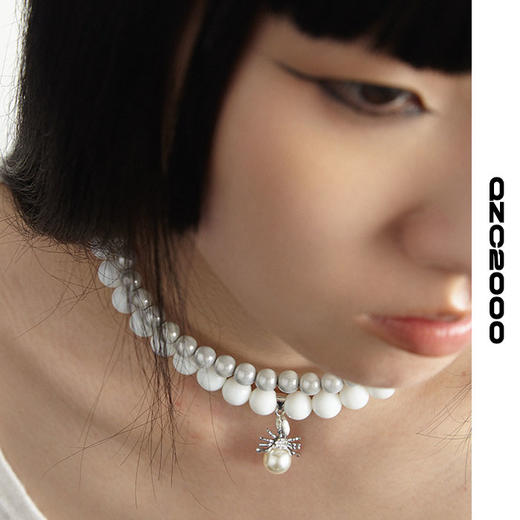 QZC2000 金属蜘蛛吊坠梦幻反光珍拼接白珍珠磁铁吸扣项链男女饰品 商品图4