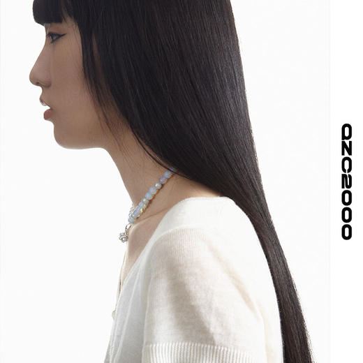 QZC2000 Y2K透明渐变蓝拼接反光梦幻珍珠几何体吊坠串珠男女同款 商品图1