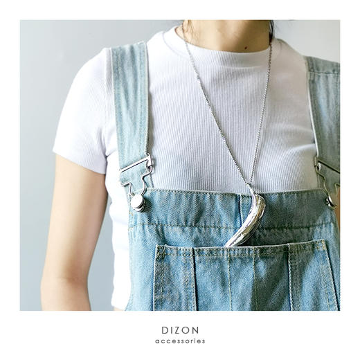 MADE BY DIZON 空山基香蕉项链 潮流情侣水果果冻艺术小众长项链 商品图1