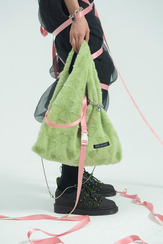 〖HIDDENNOTES〗趣味撞色  软妹爱心毛绒链条包 单肩斜挎背心女包 商品图0