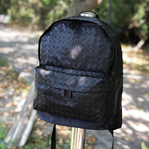 420-4 快闪巨折‼️三宅 zui轻zui无感的背囊  磨砂布纹几何拼接超轻双肩包 商品图5