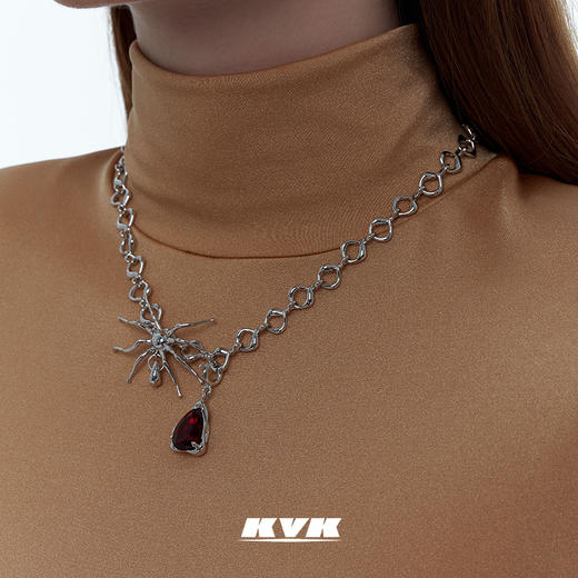 KVK蜘蛛血滴吊坠扭转项链女轻奢小众原创饰品锁骨项链ins冷淡风 商品图2