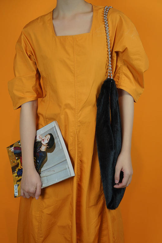 〖HIDDENNOTES〗原创小众 毛绒背心包 黑色仿兔毛链条斜挎手提袋 商品图1