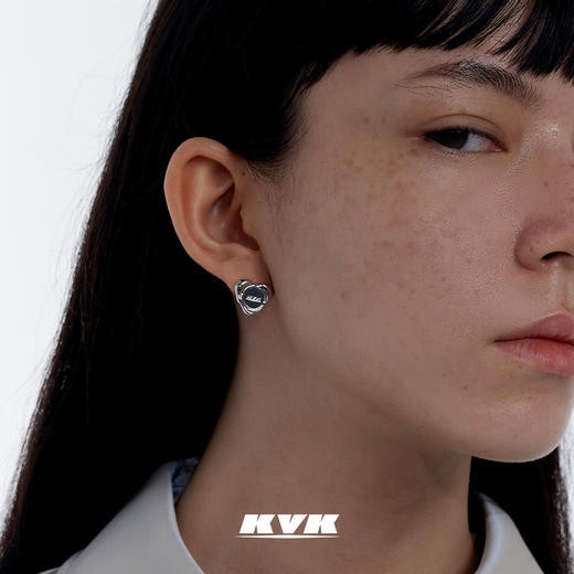 KVK耳环2021年新款潮简约爱心耳钉女高级感小众设计耳针气质耳饰 商品图1