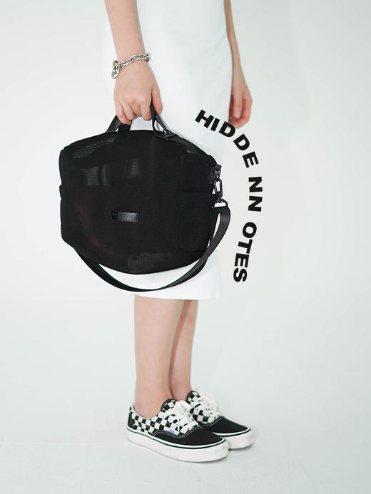 HIDDENNOTES l 2021夏季新款斜挎包轻便透气网格健身包平板电脑包 商品图0