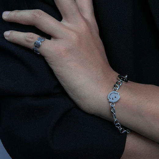 LURS官方店铺笑脸手链原创设计潮流手链女明星上身ins风钛钢手链 商品图3