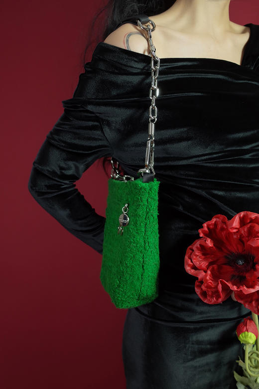 〖HIDDENNOTES〗圣诞绿链条手机包 铆钉单肩手提腋下包实用水桶包 商品图1