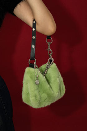 〖HIDDENNOTES〗Y2K千禧辣妹手提腋下包薄荷绿平价毛绒爱心手机包