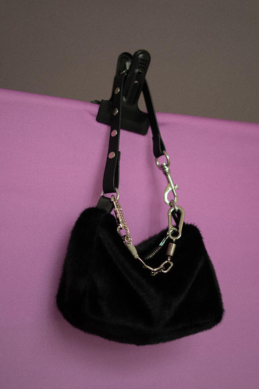 HIDDENNOTES l 小众平价腋下包 辣妹手提双链条设计感单肩手机包 商品图3