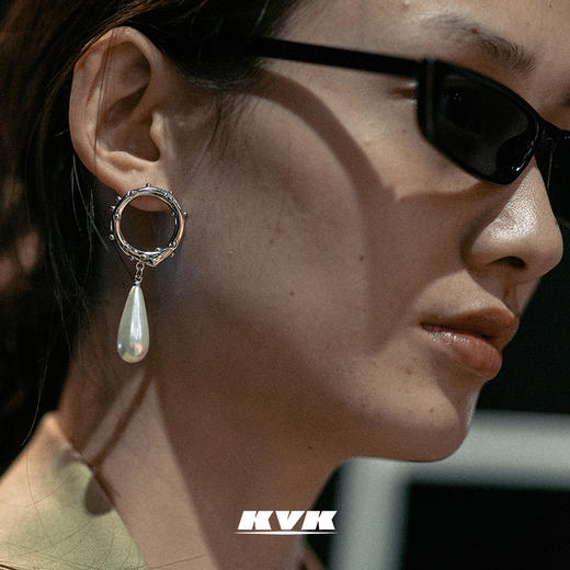 KVK耳环2021年新款潮气质珍珠耳挂高级感饰品时尚耳饰圆圈配饰 商品图0
