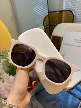 客配 GM TOMY 奶白框+黑片 参考度数600/650度+散光75/50度