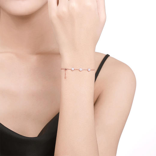 周六福 18K金珍珠星雅手链 INS风简约细链 多彩 商品图3