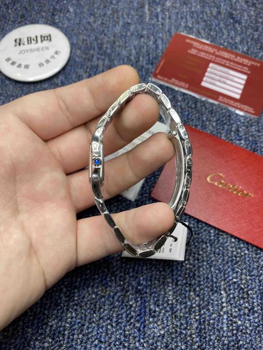 卡地亚 8848F猎豹Panthère de Cartier
华丽而不羁，是Panthère de Cartier猎豹所传达的美学风格。它线条流畅，魅惑 商品图4
