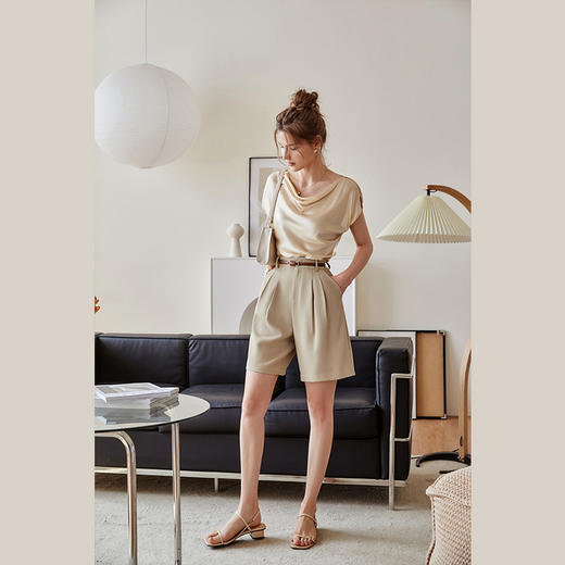 【M码专享】欧芮儿直筒宽松休闲裤女2021新款高腰腰带压褶廓形通勤短裤 商品图1