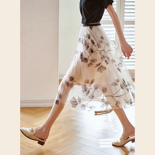欧芮儿绣花网纱半身裙女夏2021新款高腰显瘦气质复古艺术感a字裙 商品图0