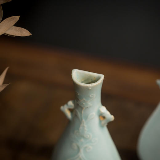 清代  湖田窑影青釉花卉纹壁瓶（一对） 商品图3