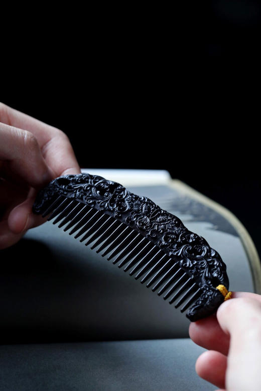 【青山特惠】紫光檀西番莲纹木梳 s49 商品图4