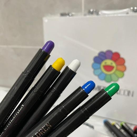 价值1500+ 假期献礼！村上*隆太阳花限量高端版画笔套盒升级版原木儿童礼盒 24色双头两用水彩笔+12色安全环保丙烯颜料+12色丝滑炫彩油画棒+8色可水洗彩色铅笔 送礼有面子！预售 商品图9