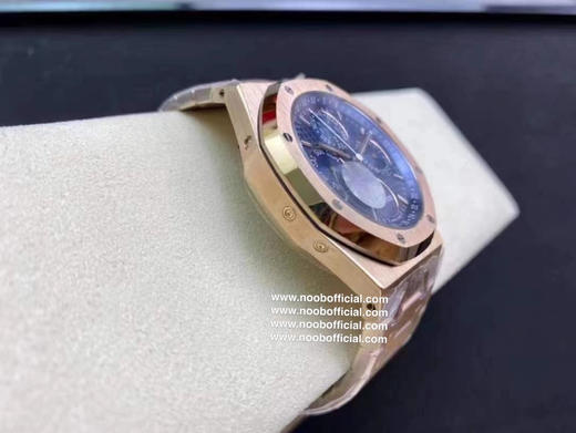 【APS Factory2021墙裂推荐】市场高版本 爱.彼皇家橡树系列腕表！
1⃣️精彩亮点：在“Grande Tapisserie”大格纹装饰表盘上，日期、星期、月份、月相 商品图3