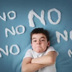 孩子发脾气时，你的第一句话，很重要