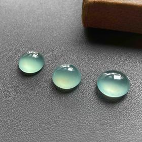 高冰种蓝水厚庄翡翠蛋面