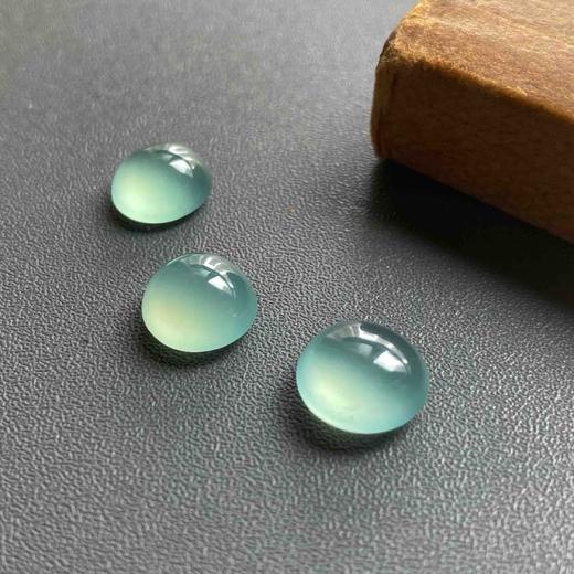 高冰种蓝水厚庄翡翠蛋面 商品图3