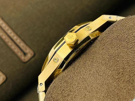 【APS Factory2021墙裂推荐】市场高版本 爱.彼皇家橡树系列腕表！
1⃣️精彩亮点：在“Grande Tapisserie”大格纹装饰表盘上，日期、星期、月份、月相 商品图13