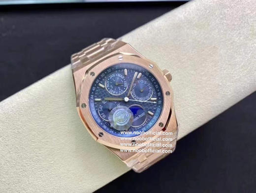 【APS Factory2021墙裂推荐】市场高版本 爱.彼皇家橡树系列腕表！
1⃣️精彩亮点：在“Grande Tapisserie”大格纹装饰表盘上，日期、星期、月份、月相 商品图5