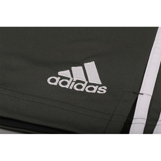 小李子:专柜正品ADIDAS阿迪达斯20-21曼联客场比赛足球短裤FM1799 商品图3