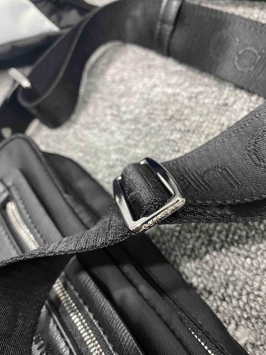 Calvin Klein 大CK单肩斜挎相机包男女款 商品图3