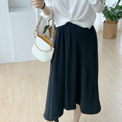 褶皱不规则下摆黑色半裙 商品图1