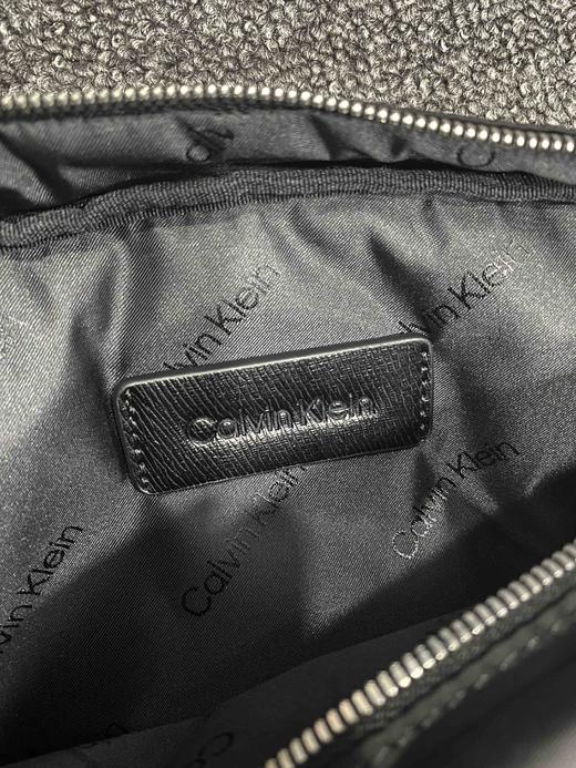 Calvin Klein 大CK单肩斜挎相机包男女款 商品图4