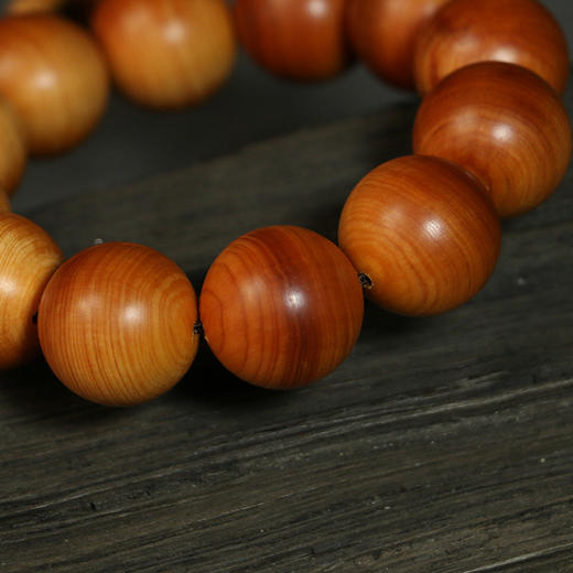 六鑫珠宝 大巴山城红油崖柏念珠 商品图4