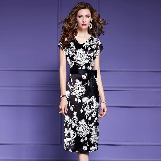 丁摩 夏季醋酸缎面连衣裙女法式复古V领收腰印花中长裙Q121130-DR299 商品图6