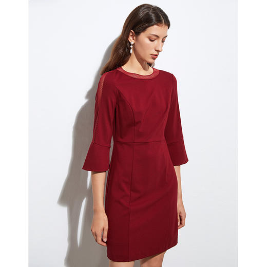 EITIE爱特爱秋季新款时尚圆领收腰A版显瘦喇叭七分袖连衣裙A2107713 商品图3