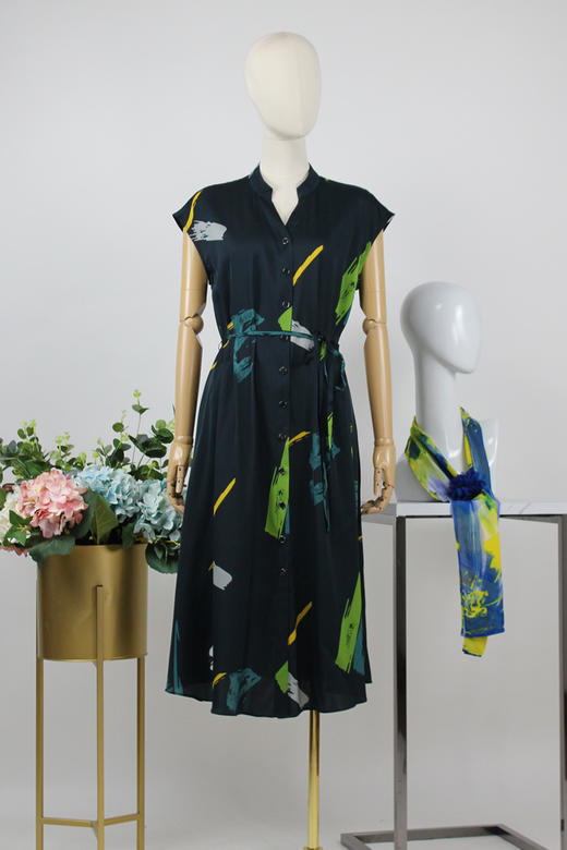 FOCALS福柯斯女装夏季新款桑蚕丝无袖收腰简约风连衣裙F2YBX360GV 商品图4