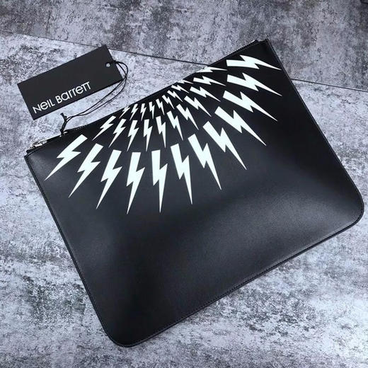 NEIL BARRETT 尼奥·贝奈特 男士牛皮闪电印花商务出差手拿包 黑色 BSG151 H9201 524 商品图3