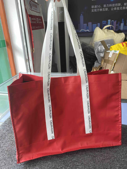 Calvin Klein swimmer系列防水大托特包+防水杂物包 商品图0