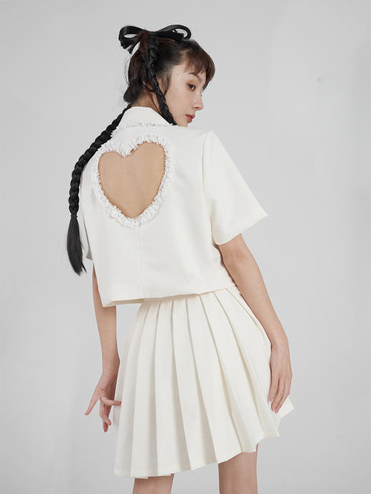 SunsetPark原创设计白色百褶半身裙女夏白色镂空爱心短袖西装套装 商品图1