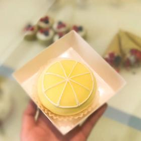 柠檬雪媚娘（柠檬口味淡奶油➕奥利奥碎