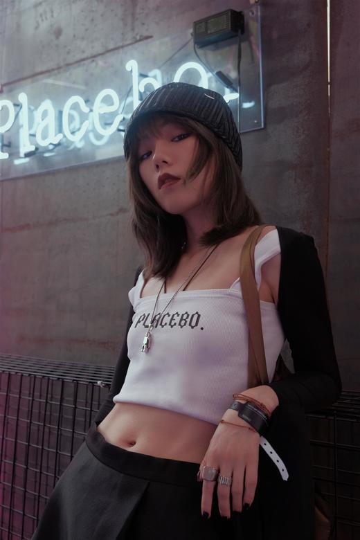 PLACEBO.（PE）礼物盒子 针织背心品牌花色修身百搭性感纯色吊带 商品图0