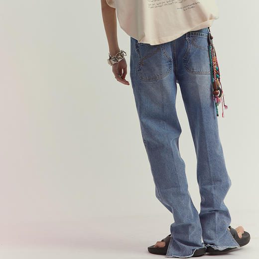 UMAMIISM 有茂密声 21SS 不规则字母手绘下摆开叉牛仔喇叭裤 商品图1