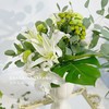 【听见下雨的声音】白百合3朵 绿康5 白色洋桔梗5朵 绿色小雏菊2 龟背竹2 尤加利大圆叶2小支（王嘻嘻设计） 商品缩略图5