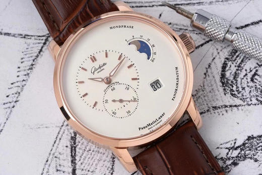 格拉苏蒂 原创偏心系列 AI“德味儿”的腕表———格拉苏蒂原创90偏心大日历 商品图2