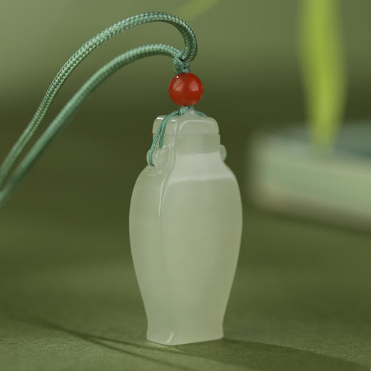 【宫里吊坠】和田玉青玉玉瓶吊坠 商品图1