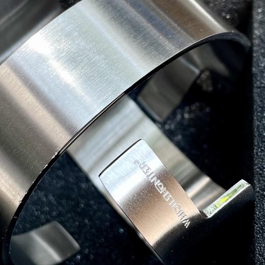 R-WHISTLEHUNTER(WSTHT) 不规则调节式闭合合金属质感手镯 商品图0