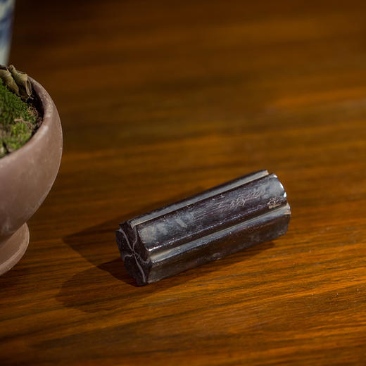清早期  紫檀花瓣形花插 商品图3
